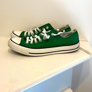 Converse low tops. Great condition. Green.